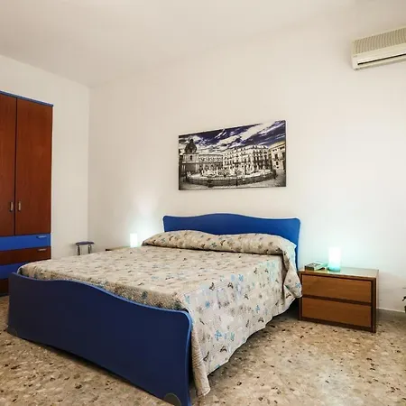 A Casa Di Fra' Alojamento de Acomodação e Pequeno-almoço Palermo